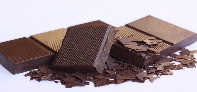 De Villiers launches sugar- & dairy-free sustainably sourced chocolate